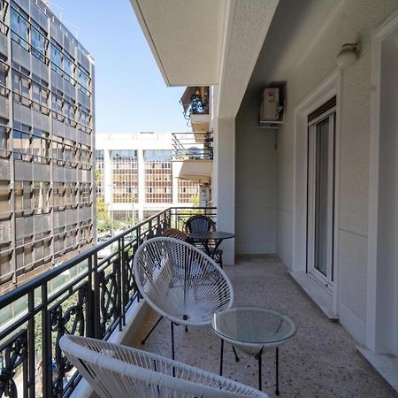 Vibrant Urban Getaway: Charming 2-Bedroom Near Bars, Parks, And Metro Афины Экстерьер фото